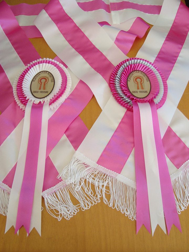 V Sashes matching set Cycloman White Cycloman & White Cycloman White, with reverse treble Oval Rosettes